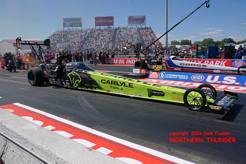 Maddi Gordon (near lane) vs Leah Pruett (far lane)